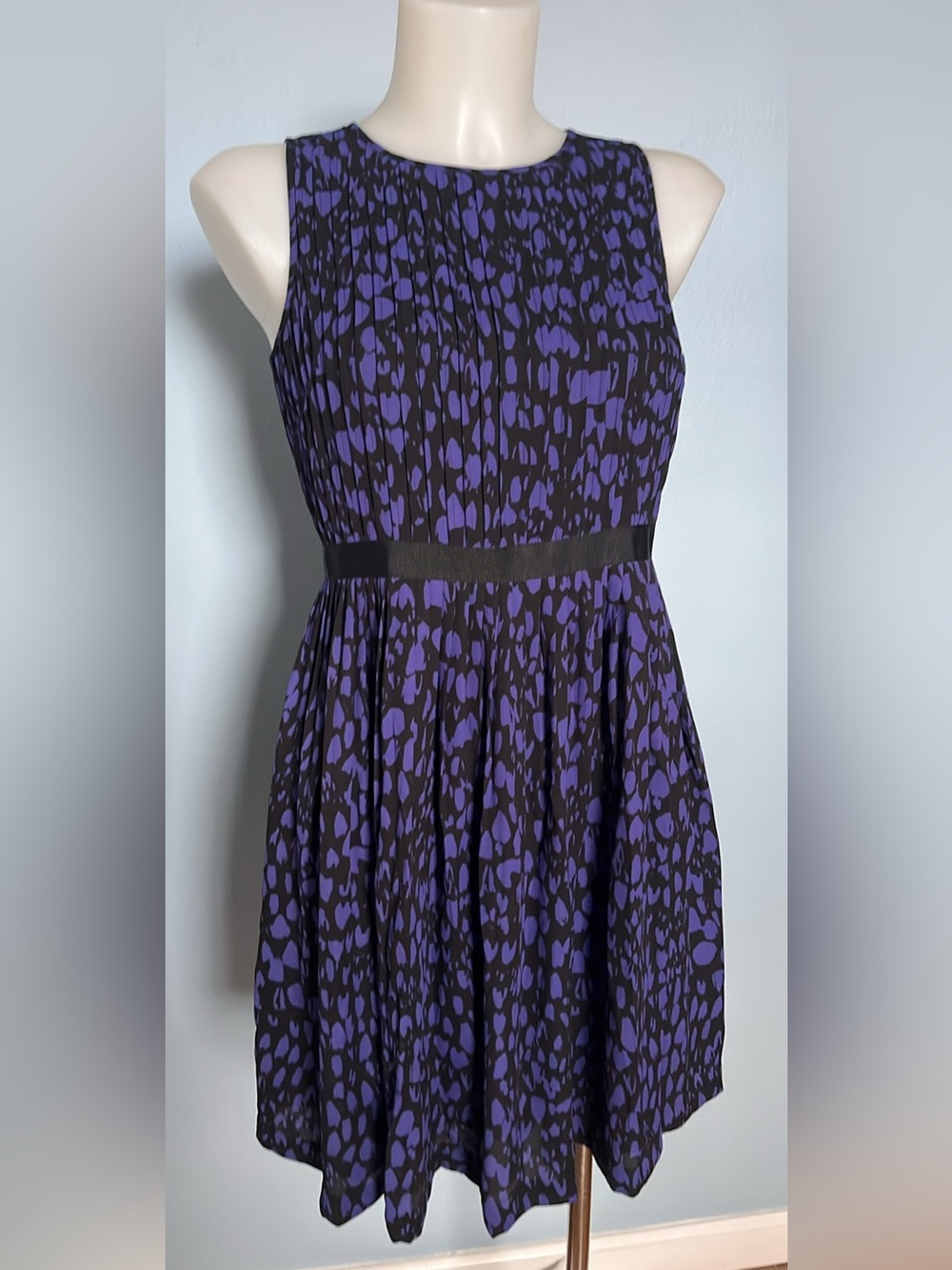 LOFT BLACK AND PURPLE PRINT SLEEVELESS DRESS👗Sz0P - Picture 4 of 13